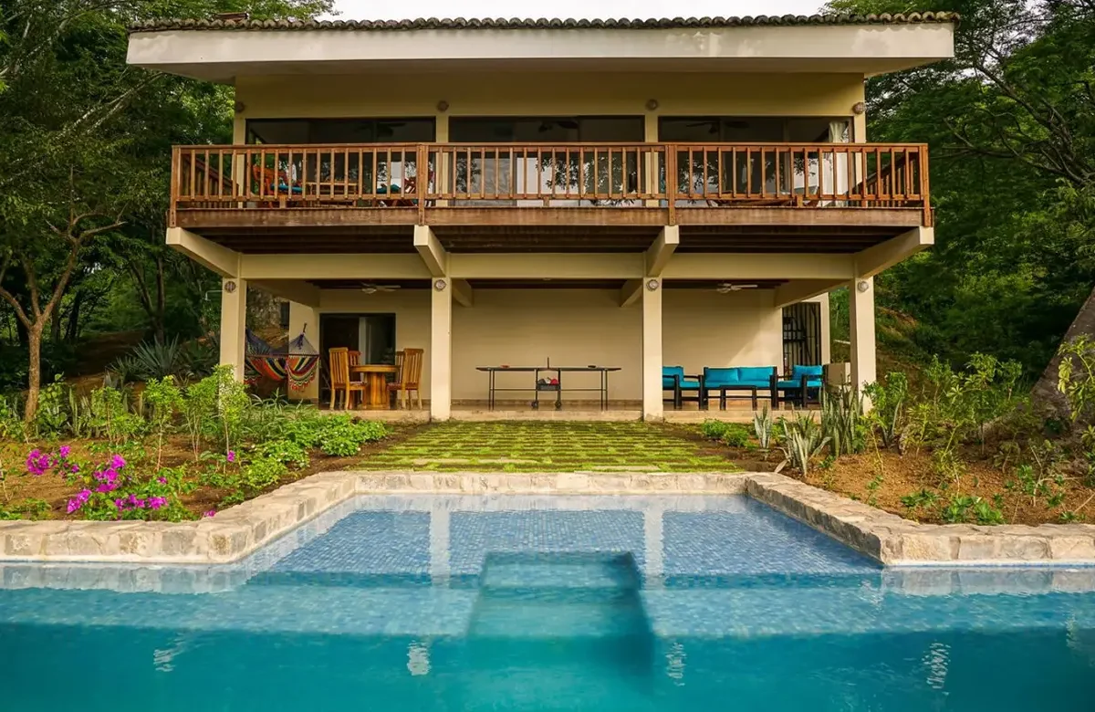 Stunning-beach-home-in-Rancho-Santana-Casa-Carolina-pool